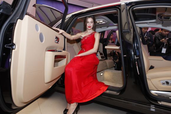 Rolls-Royce Ghost Series II với cải tiến đáng chú ý về ngoại thất, nội thất bên cạnh một số công nghệ mới.