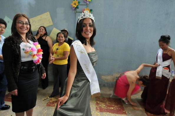 Cô Karen Espana đoạt ngôi vị hoa khôi tại nhà tù COF sau khi nhận được điểm số cao nhất từ ban giám khảo.