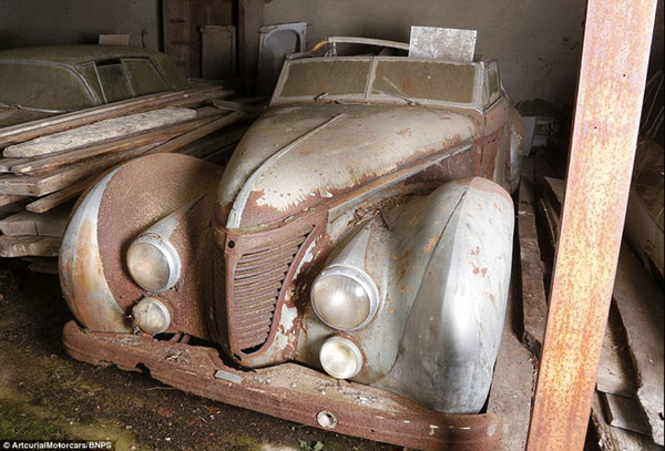 Theo đó, bộ sưu tập từng thuộc quyền sở hữu của một tay lái người Pháp với niềm đam mê dành cho các xe sản xuất thời tiền chiến.