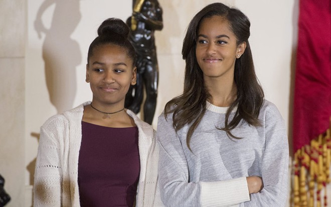 Hai con gái của Tổng thống Barack Obama (nhiệm kỳ 2008 đến nay) là Sasha (trái, sinh năm 2001) và Malia (sinh năm 1998).
