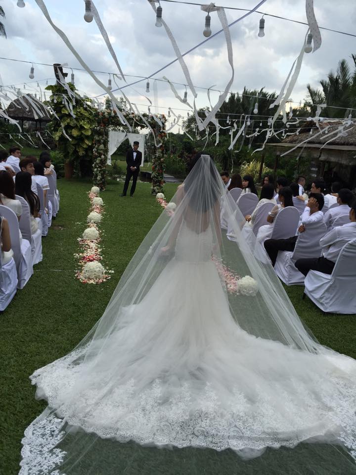 Thủy Tiên khoe hình ảnh quay MV chuẩn bị cho đám cưới sắp tới của cô với Công Vinh.