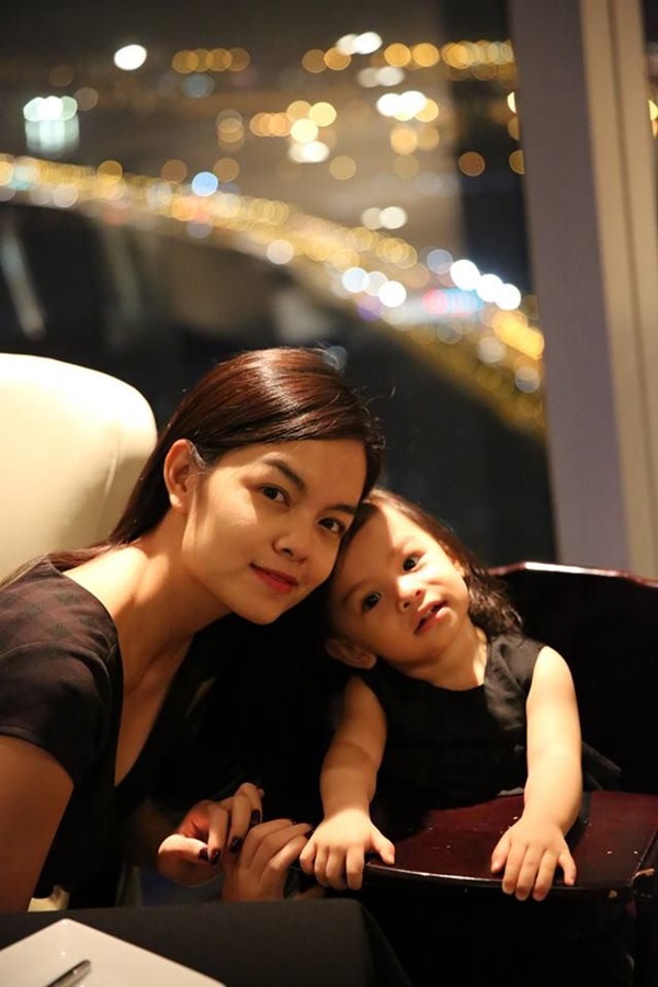 Phạm Quỳnh Anh là một bà mẹ rất đảm đang.