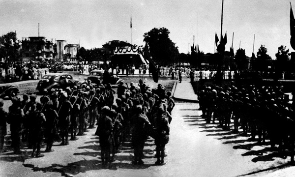 Việt Nam giải phóng quân tại Quảng trường Ba Đình, Hà Nội trong buổi lễ Tuyên ngôn độc lập, 2/9/1945.
