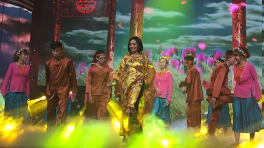 Phương Thanh khoe biểu diễn trong một chương trình quay cho Tết.
