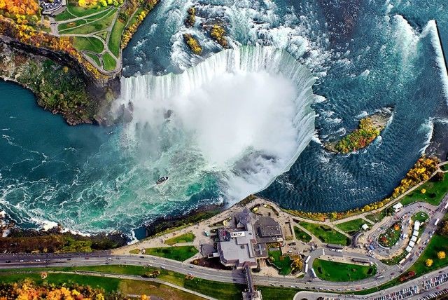Thác Niagara ngoạn mục ở Canada.Thác Niagara ngoạn mục ở Canada.