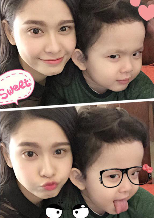 Ca sĩ Trương Quỳnh Anh nhí nhố selfie cùng con trai.