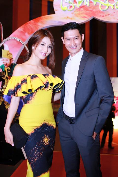 Diễm My và Huy Khánh cười tươi khi ra mắt phim Sài Gòn Tây du kí.