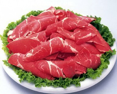 Khác với các loại thịt khác, thịt bò lại có tác dụng hiệu quả trong việc giảm cân. Thịt bò chứa ít chất béo, lại giàu lượng protein nên sau khi ăn bạn sẽ có cảm giác no lâu.