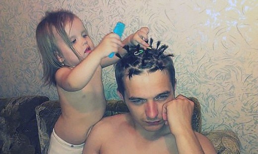 Bố luôn là khách hàng thân thiết của dịch vụ chăm sóc tóc của con gái.