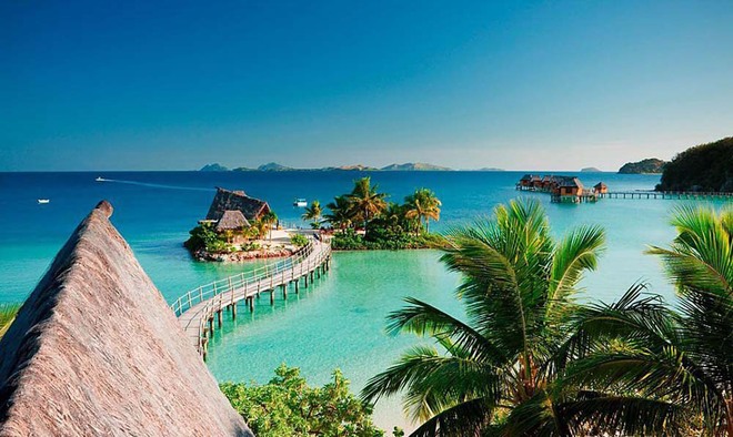 Cộng hòa Fiji là một quốc đảo nằm ở Melanesia thuộc Thái Bình Dương.