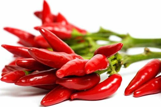 Ớt: Ớt và hạt tiêu có chứa một chất gọi là capsaicin rất hiệu quả cho việc giảm đau.