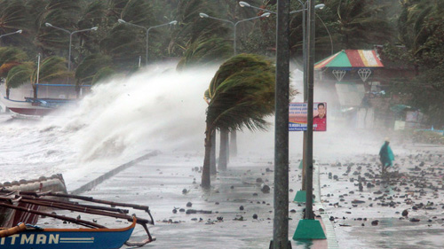 Siêu bão Haiyan năm 2013 là một trong những cơn bão mạnh nhất được ghi nhận trong lịch sử. Miền trung Philippines là nơi chịu ảnh hưởng nặng nề nhất.