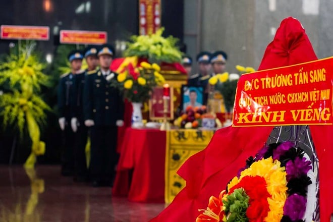 Chủ tịch nước Trương Tấn Sang gửi lãng hoa chia buồn cùng gia đình các quân nhân.