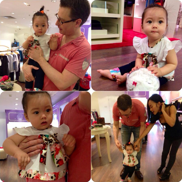 Con gái đáng yêu của Đoan Trang rất ngoan khi được bố mẹ đưa đi chơi: 'Hôm nay Sol đúng 10 tháng tuổi. Dắt Sol đi mua sắm Tết thôi'.
