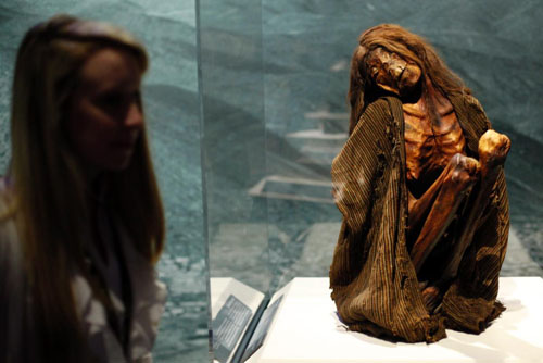 Xác ướp này có tên Tư thế ngồi vĩnh cửu, có nguồn gốc từ Peru. Nó được trưng bày trong triển lãm tại Viện Franklin bang Philadelphia (Mỹ) ngày 15/6/2011.