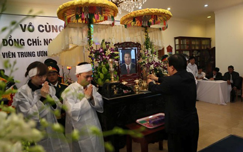 Tang lễ của ông Nguyễn Bá Thanh được tổ chức trang trọng tại nhà riêng theo nghi thức lễ tang cấp cao.