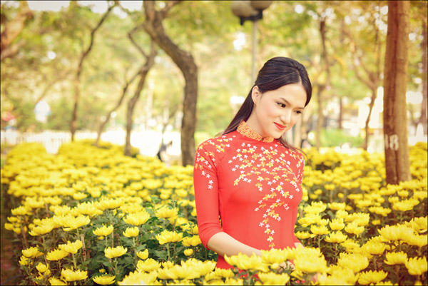 Năm 2015, Hương Giang Idol được kì vọng sẽ có những thành công trong làng giải trí.