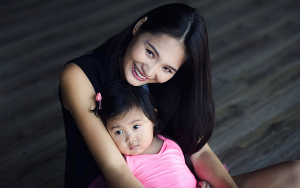 Con gái Hương Giang tên gọi ở nhà là Tiểu Panda, tính đến nay bé được gần 2 tuổi.