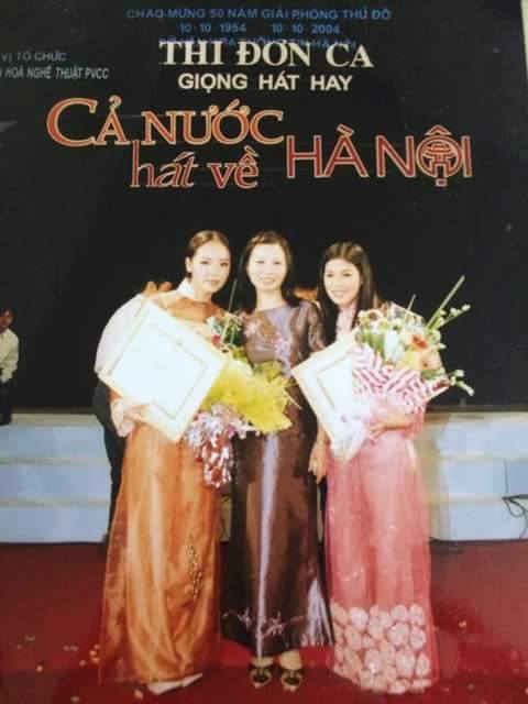 Một người bạn chia sẻ ảnh Phương Linh khi đang học năm thứ hai Nhạc viện Âm nhạc Quốc gia Việt Nam năm 2004.