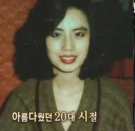 Cô từng là một nữ ca sỹ trong làn giải trí Hàn những năm 80.