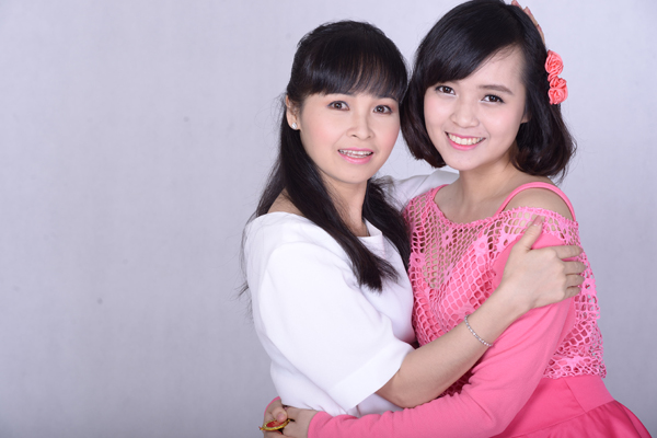 Phương Mai, cô công chúa đầu lòng của ca sĩ Quảng Ninh và doanh nhân Ngô Nhật Phương đã là thiếu nữ 17 tuổi.