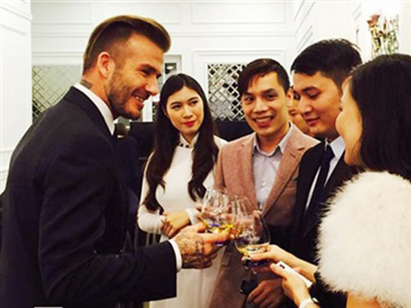 Trong chuyến công tác tại Việt Nam, Beckham đã gặp rất nhiều ngôi sao của showbiz Việt.