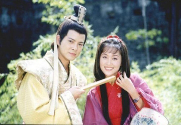 Ngoài đời, cô kết hôn và có cuộc sống hạnh phúc bên Trần Gia Huy - người thủ vai Mã Văn Tài.