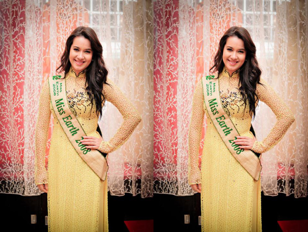 Hoa hậu Trái Đất 2008 Karla Paula xinh đẹp không khác thiếu nữ Việt khi diện áo dài.