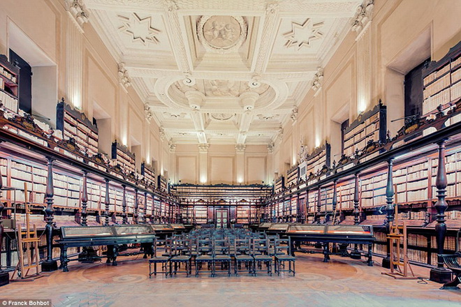 Thư viện Vallicelliana, Rome.