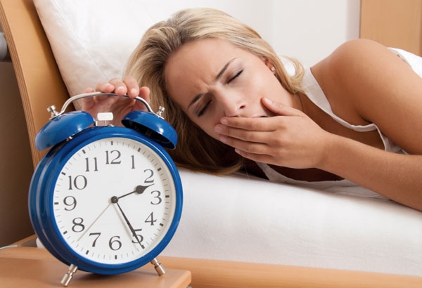 Thiếu ngủ cũng là nguyên nhân gây hại vô cùng cho não bộ của bạn.