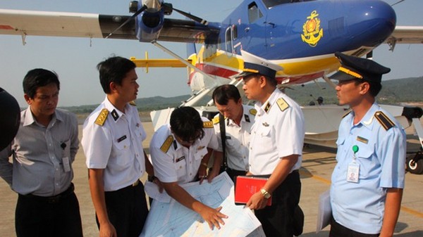 Chiến dịch tìm kiếm MH370 được mở ra với sự tham gia của ít nhất 26 quốc gia như Malaysia, Trung Quốc, Việt Nam, Australia, Mỹ... đã được thực hiện tại khu vực Biển Đông rồi mở rộng ra phía Nam Ấn Độ Dương.