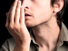 Nếu bạn hút thuốc hoặc nhai thuốc lá, bạn cần phải đặc biệt cảnh giác với bất kỳ mảng trắng nào bên trong miệng hoặc đốm trắng trên lưỡi của bạn. Tình trạng này có thể tiến triển thành ung thư miệng.