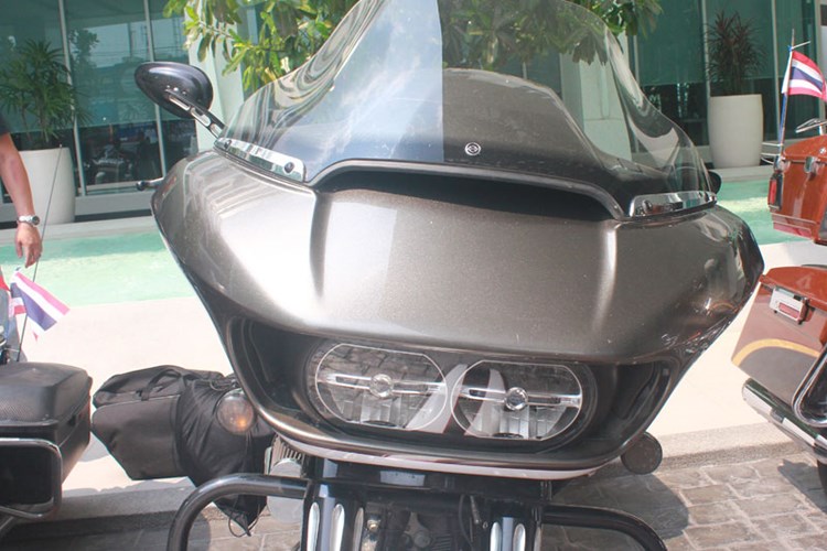Hiện ở Việt Nam đây được xem là chiếc mô tô đắt nhất so với những sản phẩm khác.