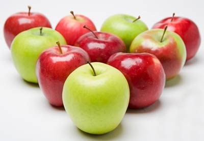 Táo là loại trái cây đầy dinh dưỡng, có tác dụng đẩy lùi sự phát triển của hại khuẩn đường ruột. Tuy nhiên, táo chỉ nên ăn 1 trái/ngày, ăn quá nhiều sẽ gây đầy hơi, tác dụng ngược.