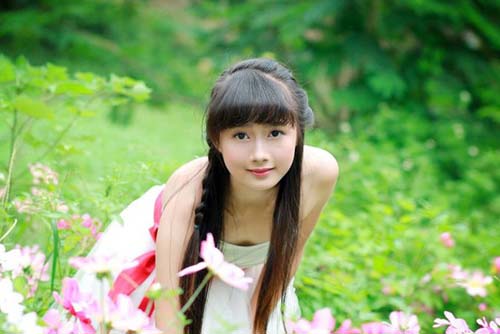 Dù mới học lớp 8 nhưng Hà Vi đã trở thành gương mặt model được nhiều nhiếp ảnh gia Hà thành để mắt.