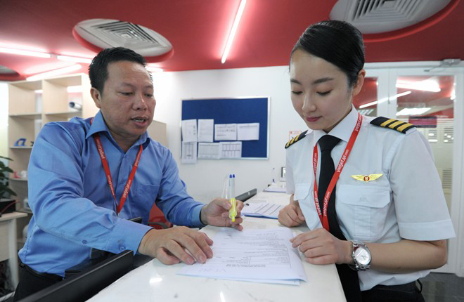 Ngắm nữ phi công Hàn Quốc xinh đẹp của hãng bay Việt Nam