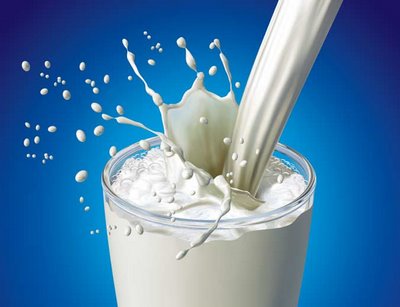 Sữa rất cần thiết cho xương chắc khỏe. Tuy nhiên, sữa chứa đường tự nhiên và nếu uống sữa thường xuyên mà không đánh răng, bạn có thể bị sâu răng sớm.