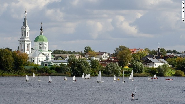 Sông mẹ Volga vòng tay ôm 11 thành phố lớn nhất của nước Nga dọc hai bên bờ.