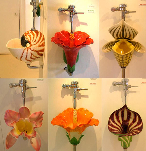 Những chiếc toilet ở  Florencia, Italy thì lại cho bạn cảm giác được chìm đắm trong thế giới thiên nhiên với đủ các loại hoa rực rỡ.