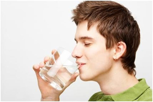 Béo phì - Nếu không uống nước, lượng mỡ trong cơ thể khó tiến hành trao đổi chất, khiến thể trọng của bạn sẽ càng tăng.