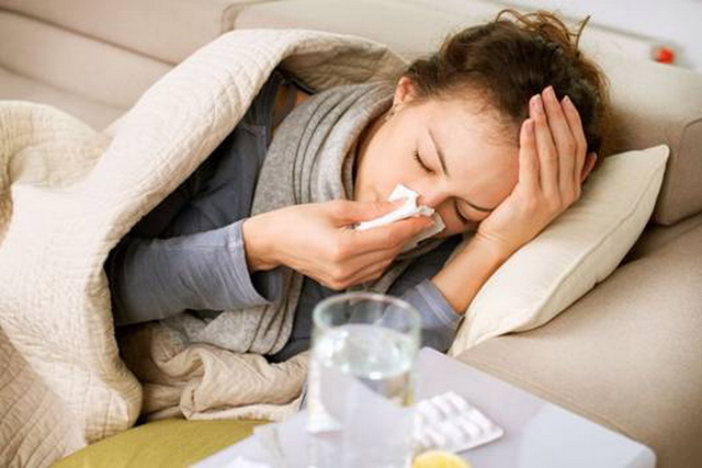 Khi bị cảm cúm, các bác sĩ thường khuyên bệnh nhân cần uống nhiều nước. Đây là phương pháp chữa bệnh rất hữu hiệu cho những người mắc bệnh cảm cúm.