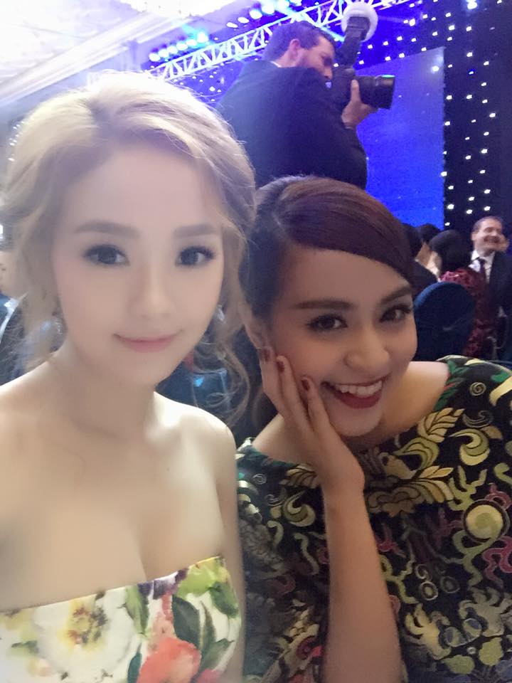 Hoàng Thùy Linh selfie cùng Minh Hằng trong sự kiện do Thu Minh tổ chức.
