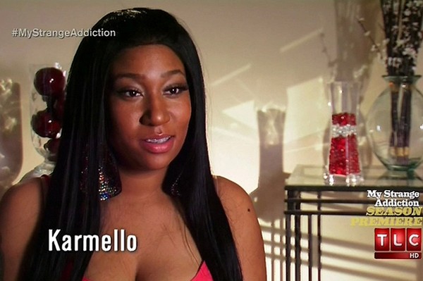 Karmello (23 tuổi) ở Detroit, Michigan, Mỹ cho biết cô đã bơm mông 54 lần trong 3 năm qua.