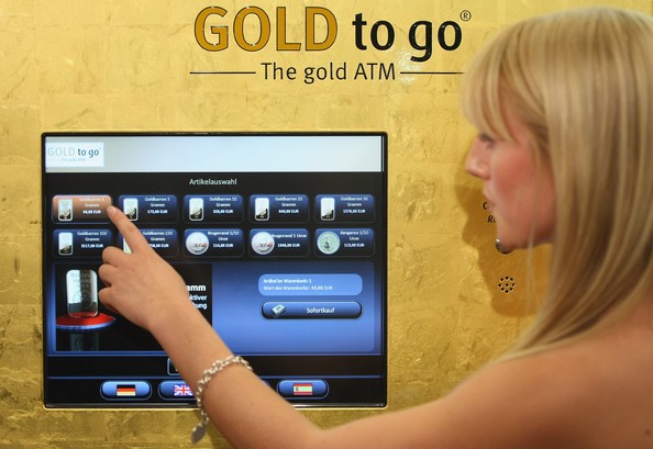 Máy bán vàng miếng tự động: Nếu muốn tìm thứ chứng minh độ giàu có của Dubai, bạn có thể tìm một trong những máy bán vàng miếng tự động này.