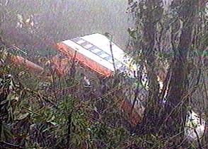 Ngày 20/12/1995, máy bay Boeing 757-200 mang số hiệu 965 cất cánh từ sân bay quốc tế Miami tại Miami (Mỹ) đến sân bay quốc tế Alfonso Bonilla Aragón ở Cali, Colombia đã đâm vào ngọn núi ở Buga (Colombia).