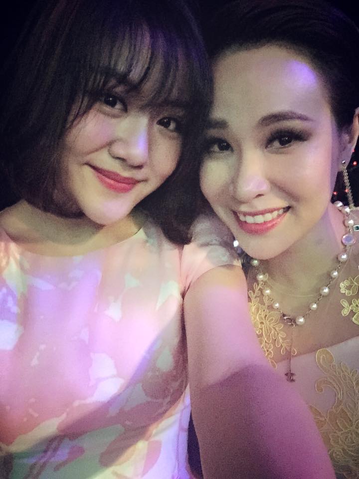 Văn Mai Hương và Uyên Linh có show diễn cùng nhau: '2 mẹ con bánh bèo đi diễn'.