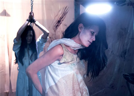 Trong phim 'biết chết liền', Trang Trần hóa thân thành oan hồn luôn muốn báo thù.