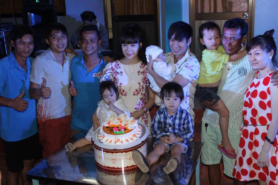 Nhiều bạn bè đã cùng tham gia sinh nhật của vợ Lý Hải.
