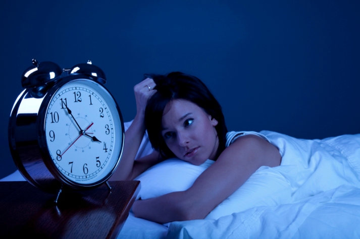 Trí nhớ kém: Nếu bạn hay bị quên thì có thể liên quan đến thói quen ngủ của bạn. Khi bạn có được giấc ngủ đủ, cơ thể được hồi lại, trở nên tỉnh táo và minh mẫn hơn.