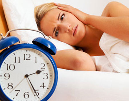 Một nghiên cứu công bố trên tập san Gerontology năm 2007 cho biết: người cao tuổi thiếu ngủ có thể tăng nguy cơ té ngã từ 2 - 4,5 lần.